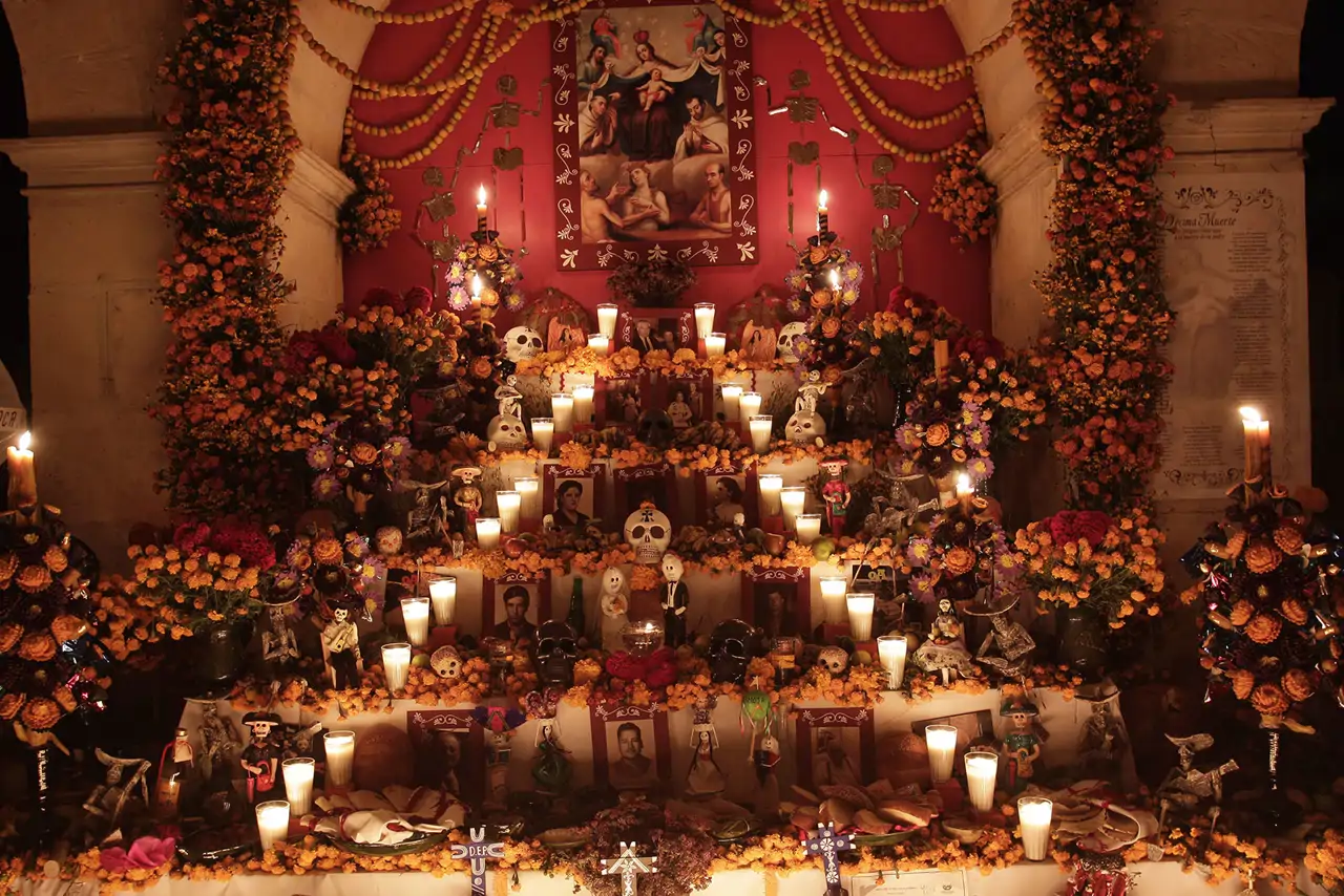 Build the Día de Muertos Altar